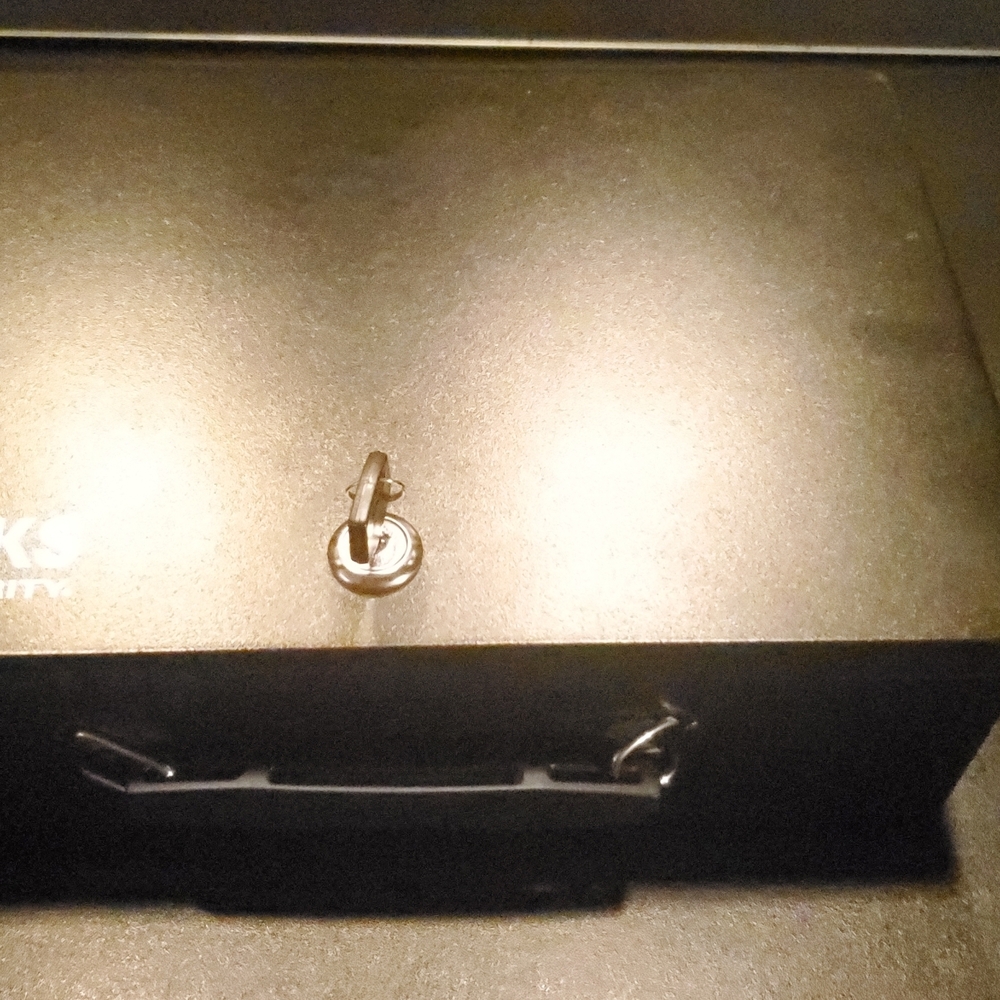 Brinks Home Security Safe black With Key